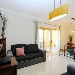 C07 - 3 Bed Luxury Penthouse In Downtown Apartment